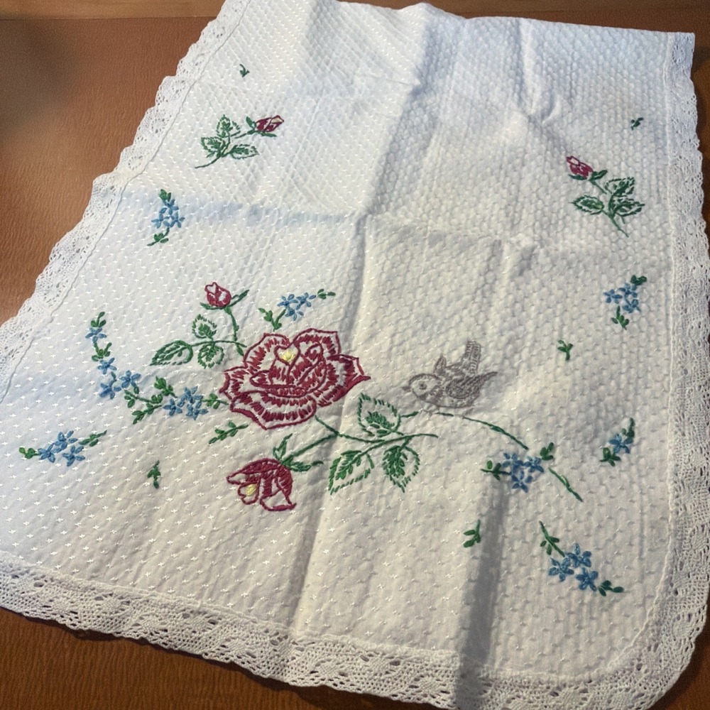 Vtg Hand Embroidered Linen Table Runner Dresser Scarf 37" X 14" Floral Bird Read